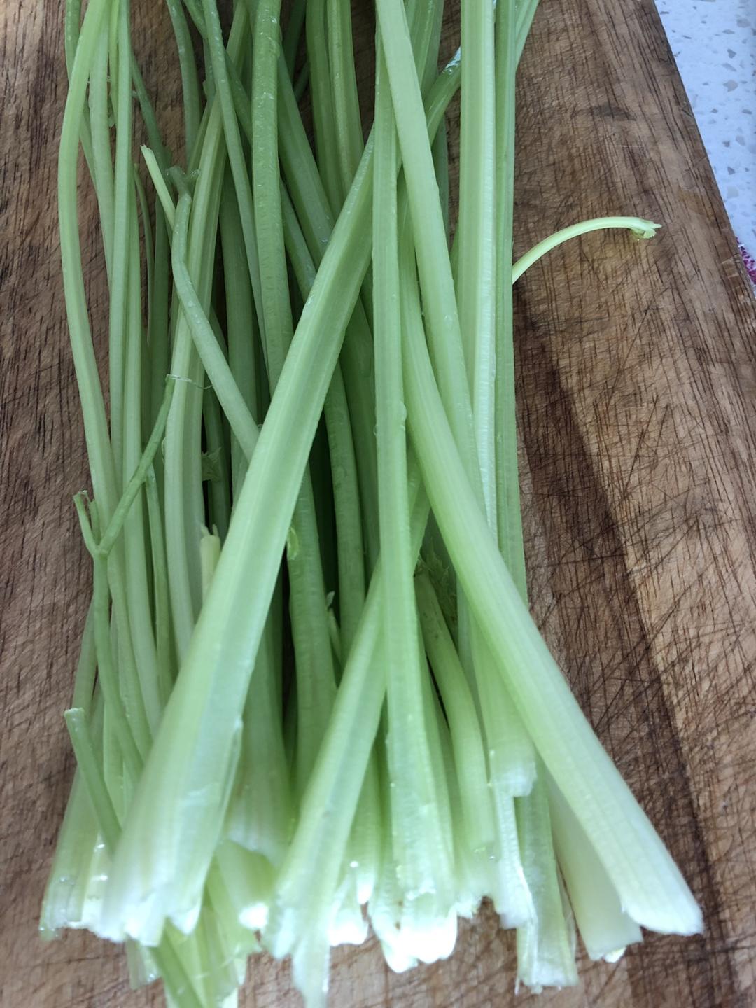 小炒芹菜