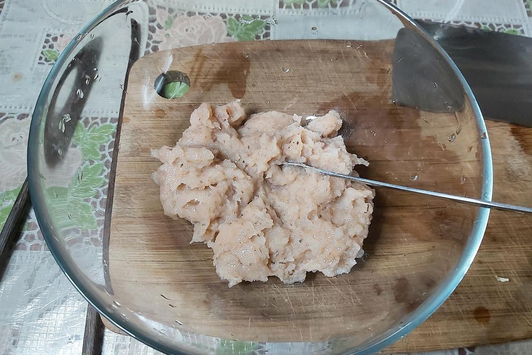 虾滑菠菜汤的做法 步骤2