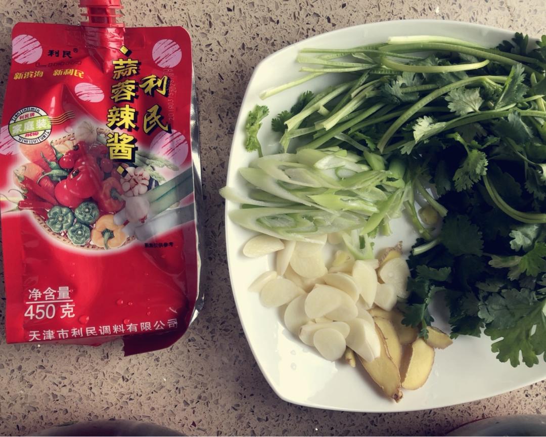 独创辣炒蚬子金针菇的做法 步骤1