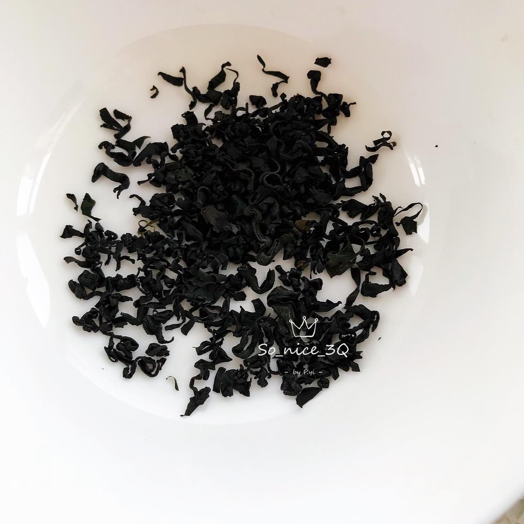 减脂无油低卡清爽干贝裙带菜豆腐汤