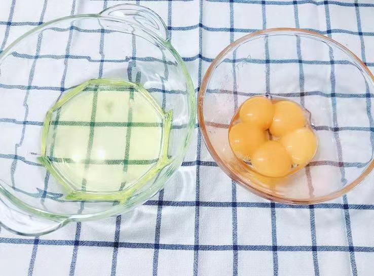 用蒸汽温温柔柔地做出一个蛋糕,加些粗粮,吃过就知道它有多优秀了的做法 步骤2