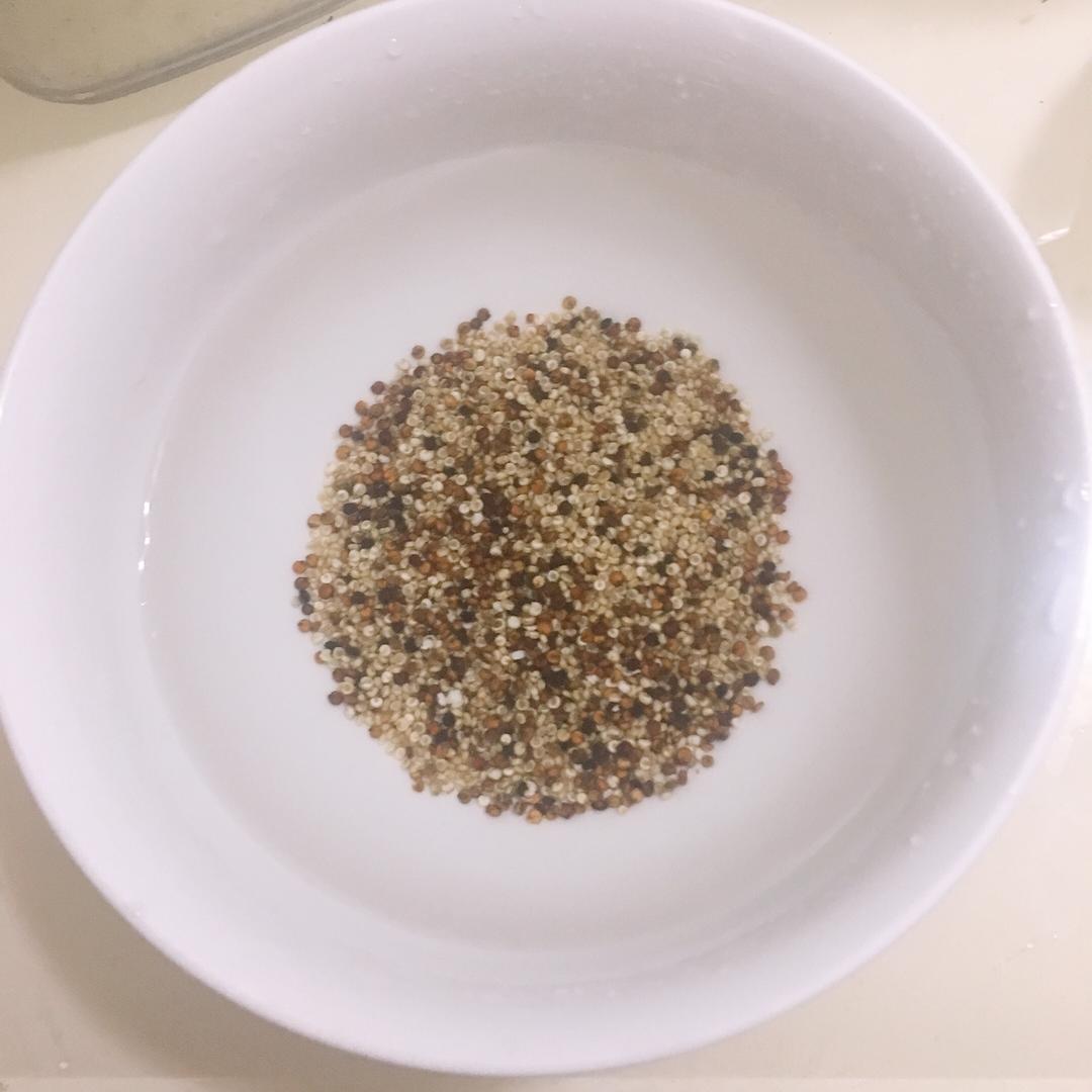 牛油果鲜虾炒饭