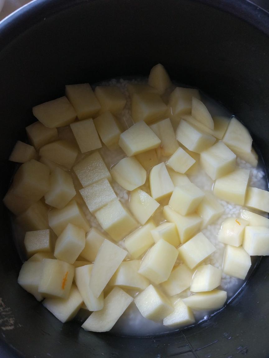 鸡腿焖饭的做法 步骤7