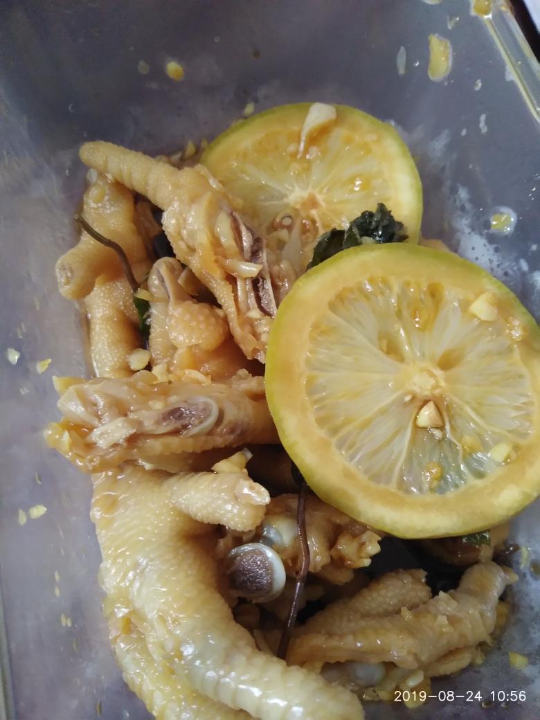 简单随意的凉拌蒜香鸡爪的做法 步骤5