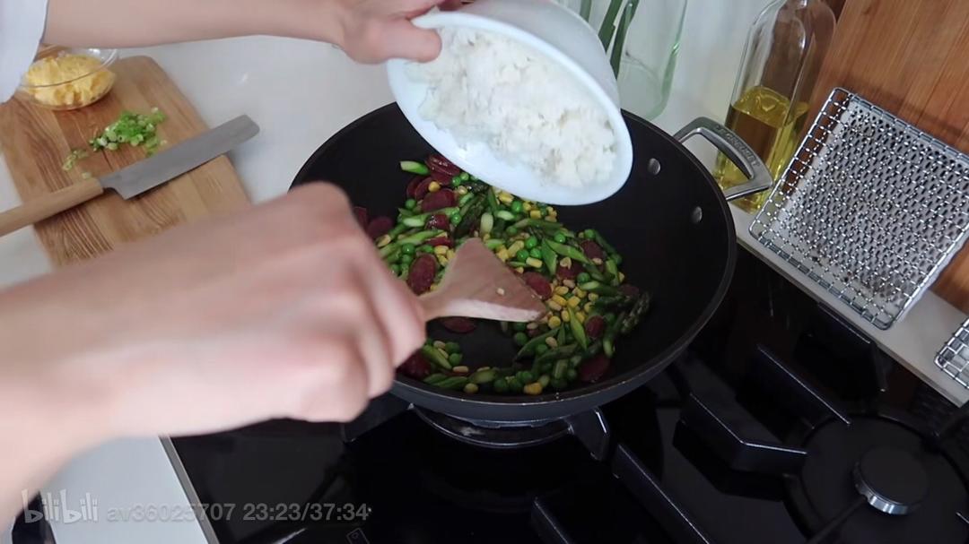 当归姐姐的搬运工—vlog24.Brunch:拉长芦笋炒饭➕水果坚果