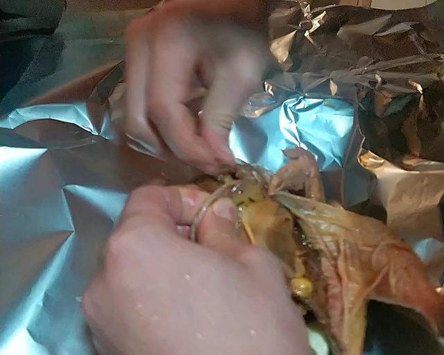 来一只美味荔枝皮烤土鸡