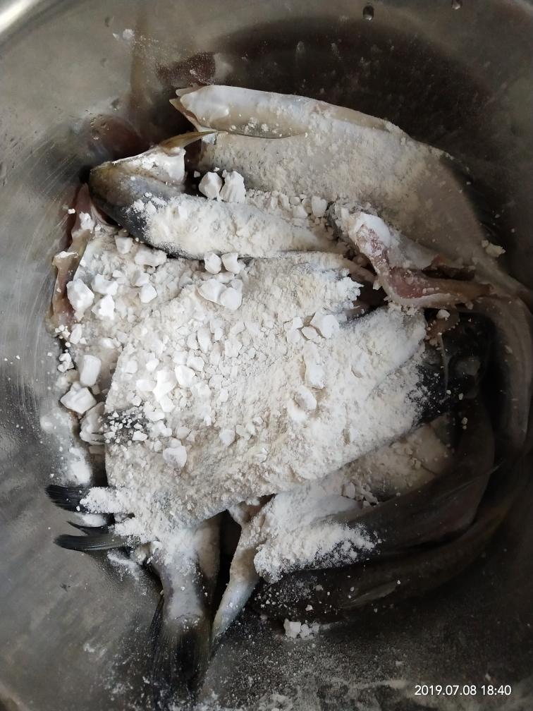 红烧杂鱼毛豆