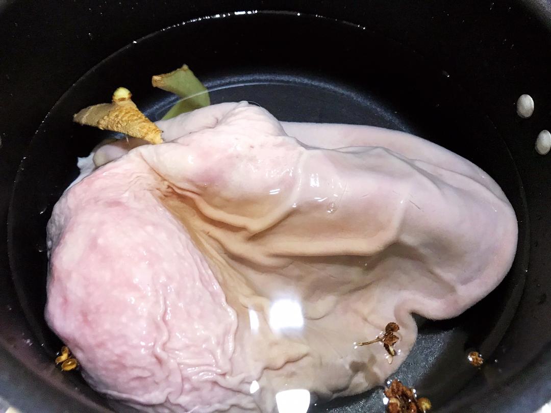 只需要简单焯水就能爽脆——红油脆肚