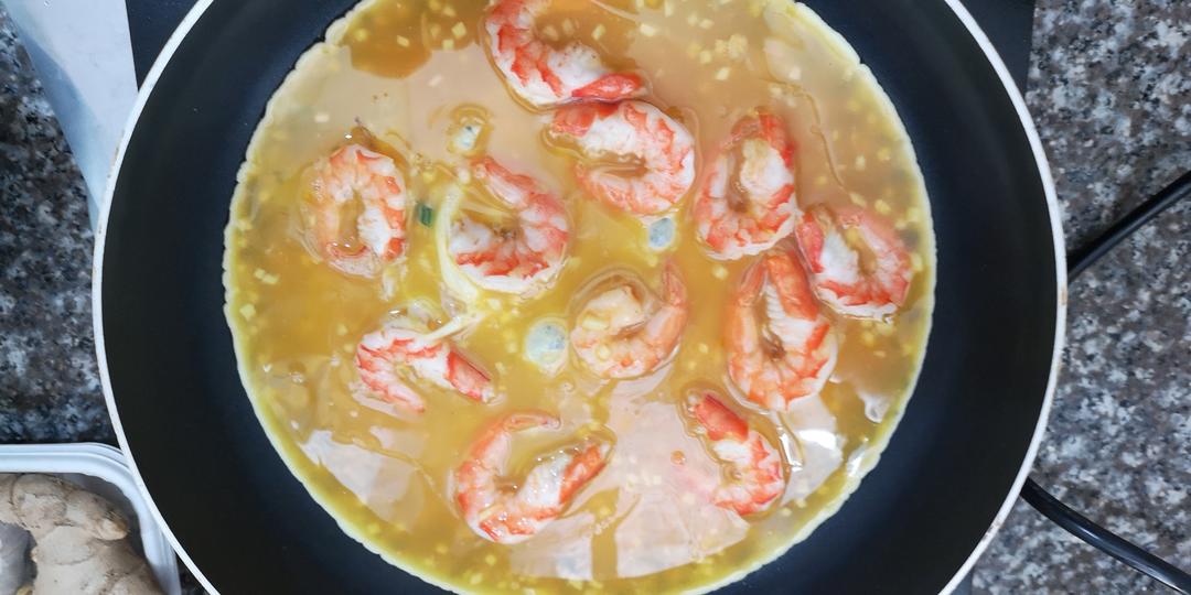 虾仁滑蛋(附摆盘)的做法 步骤4