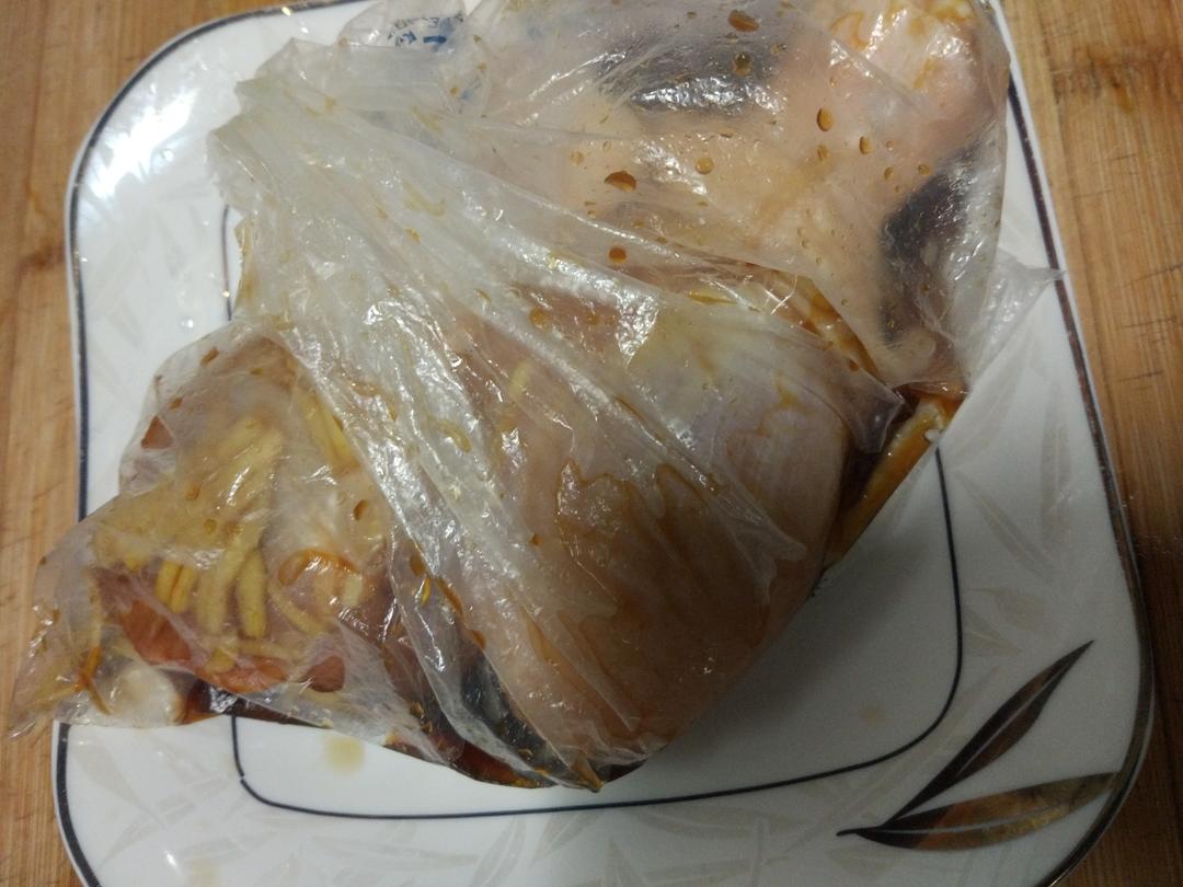 鸡腿焖饭的做法 步骤2