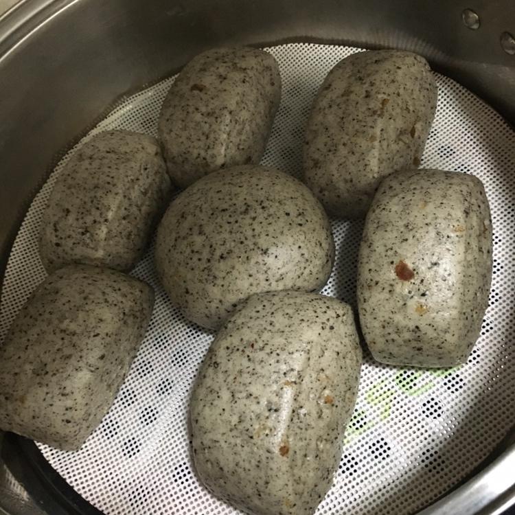 黑芝麻红枣馒头