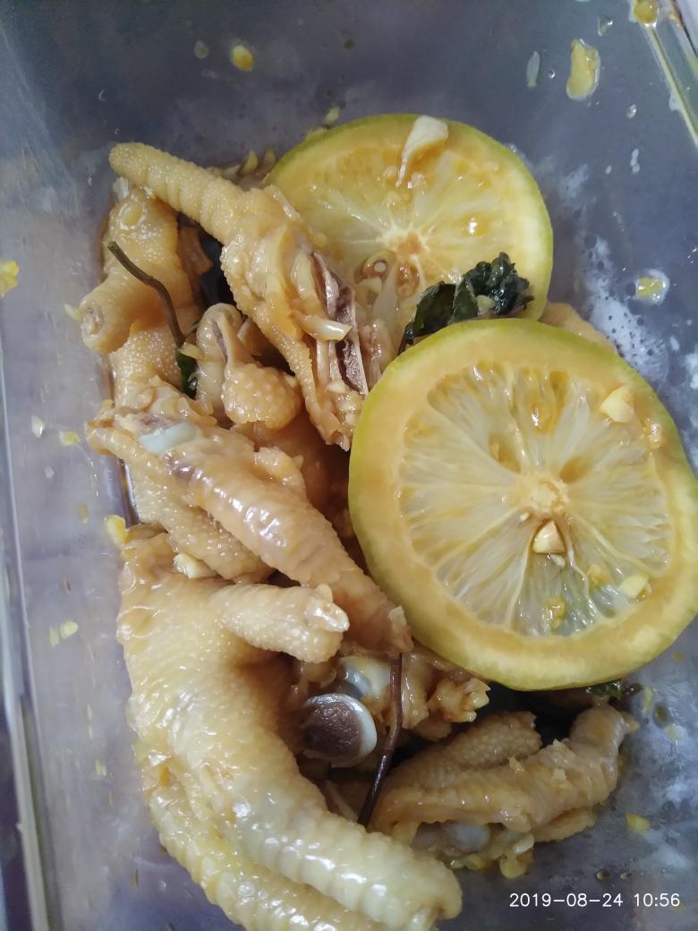 简单随意的凉拌蒜香鸡爪的做法 步骤6
