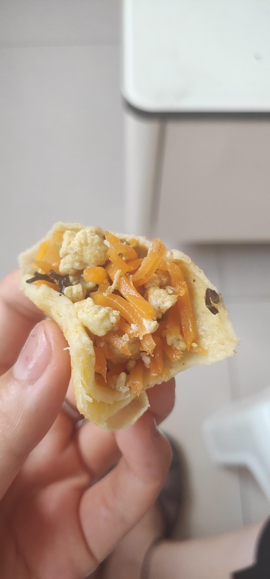 胡萝卜木耳鸡蛋虾仁盒子