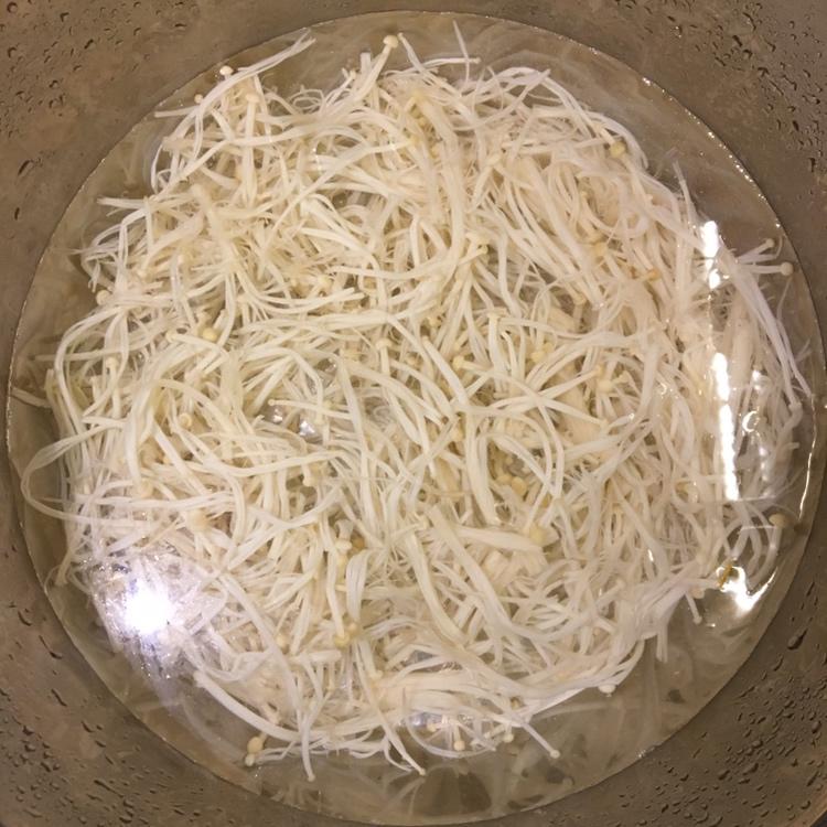 补肝,抗癌,益肠胃……凉拌火锅菌类主角是什么滋味?第48天早起准备老公的午餐