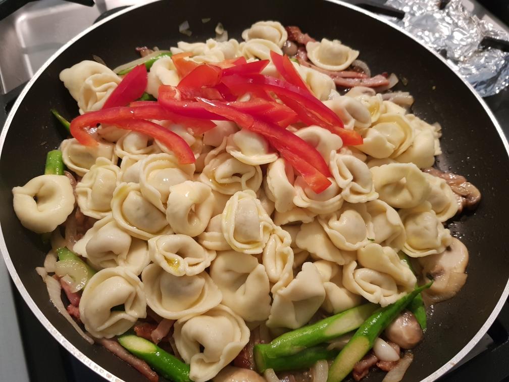 简易意大利饺子煮法(三种简单酱汁方法)