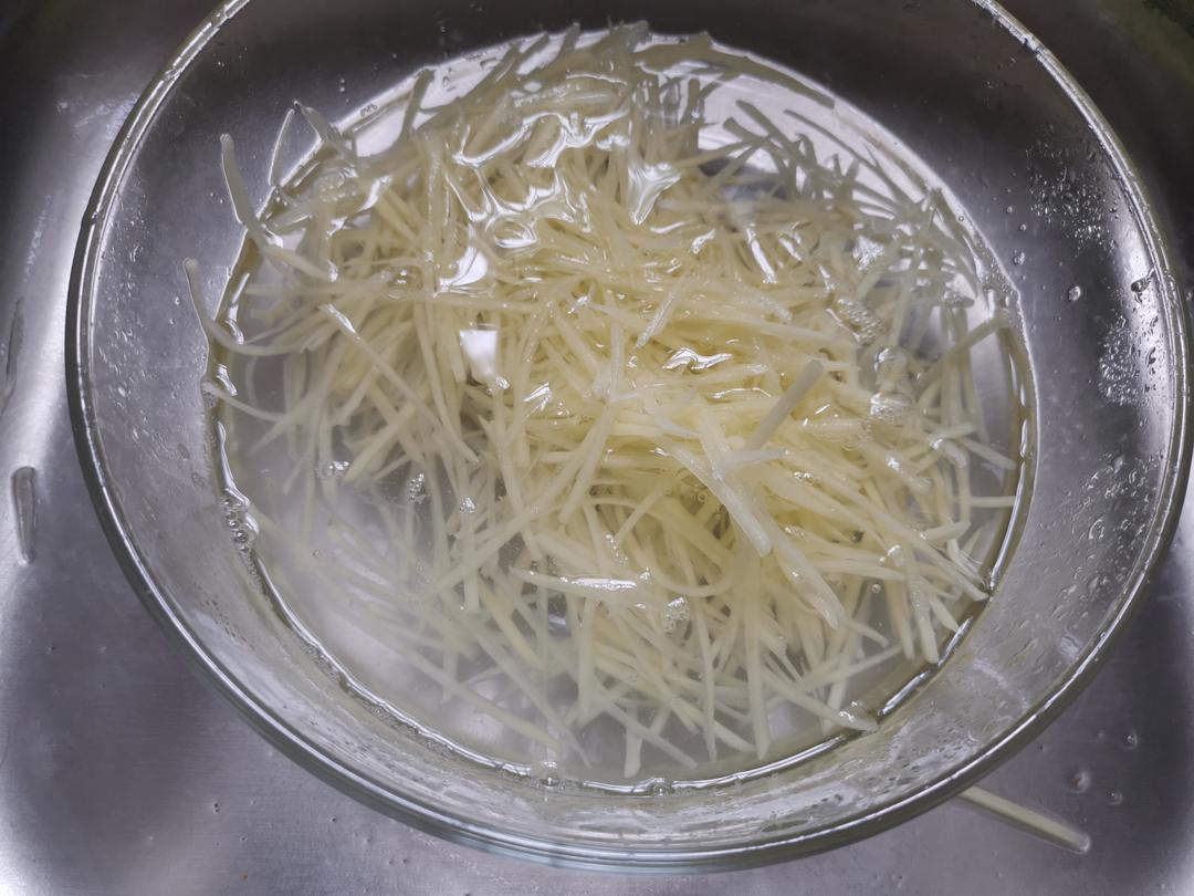 爽脆开胃的凉拌三丝