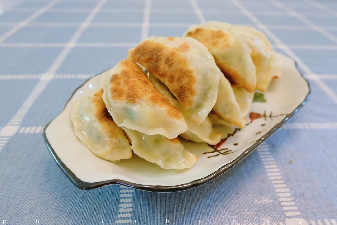 韭菜盒子的做法 步骤6