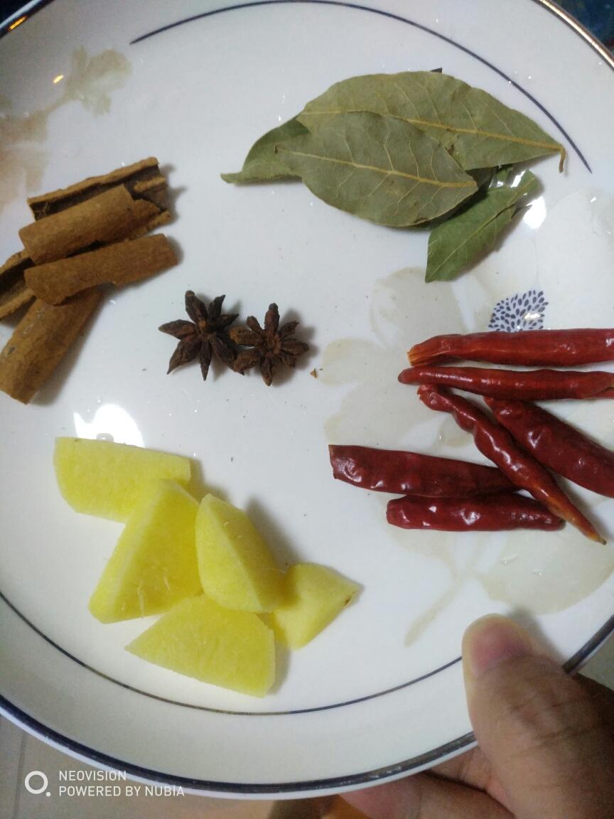 卤毛豆,冰镇加热皆可,隔壁小孩都馋哭了的做法 步骤3