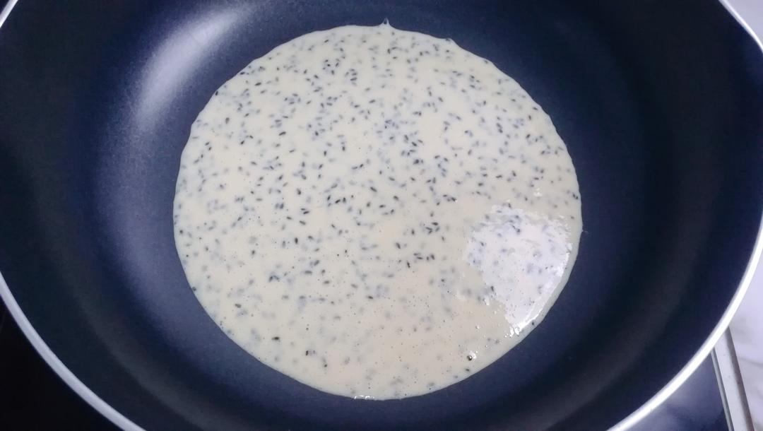 12M+奶香虾皮芝麻饼:宝宝辅食营养食谱菜谱