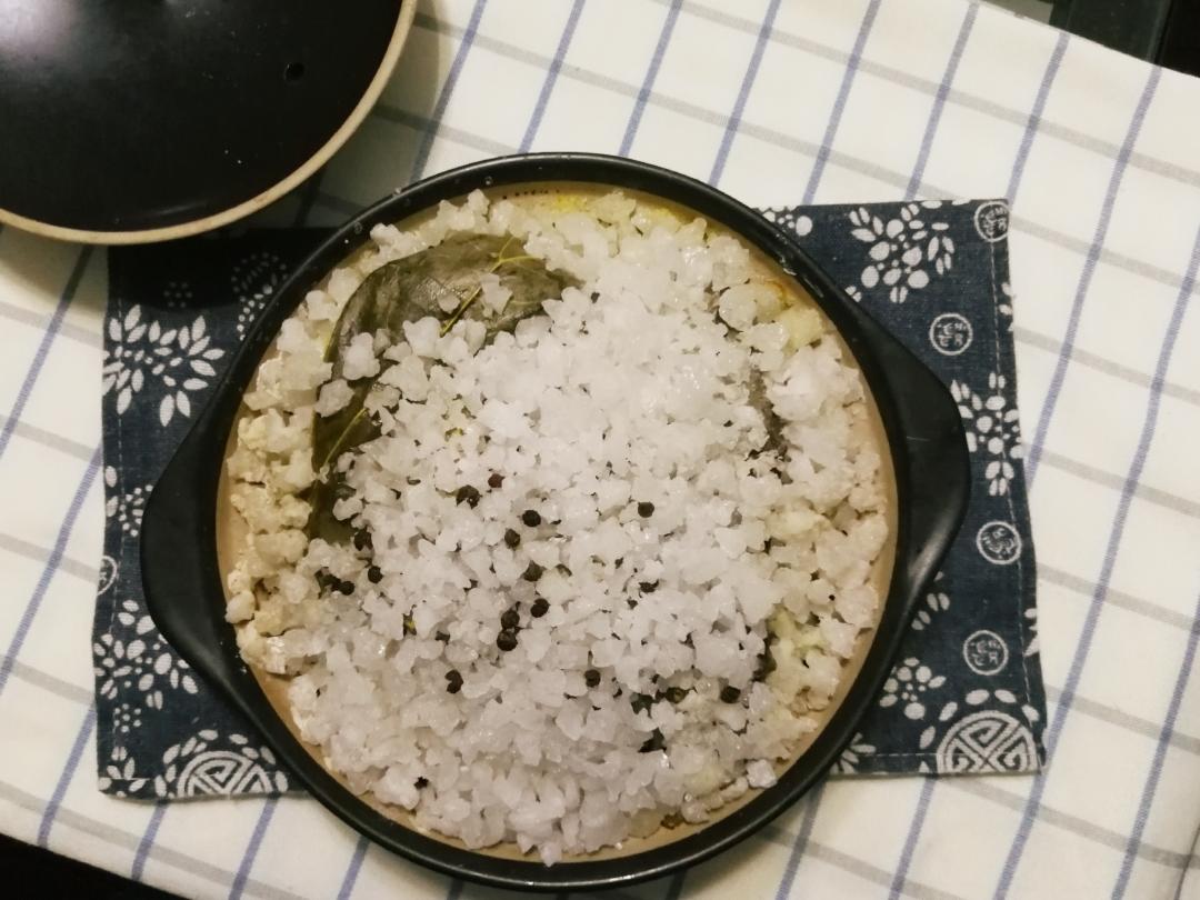 荷叶沙姜盐焗鸡(记得要手撕呀)