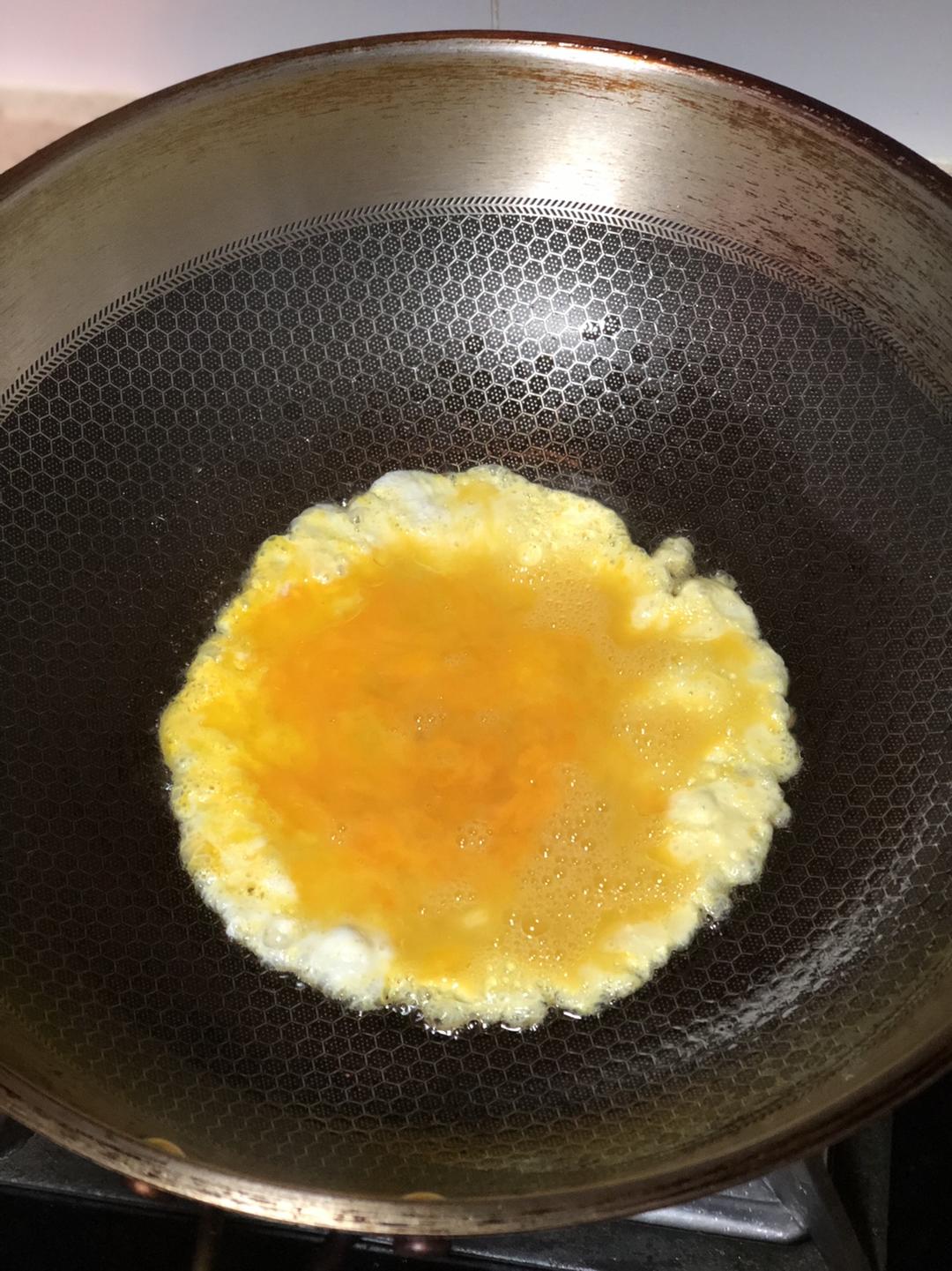 虾仁鲍鱼鸡蛋拌面