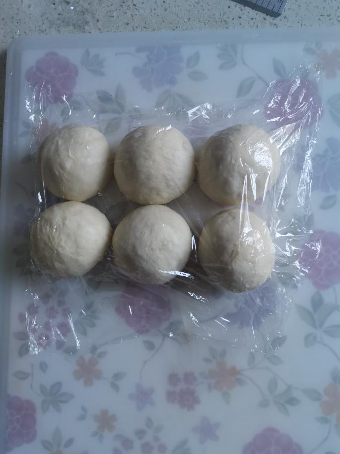 咸香葱面包的做法 步骤3