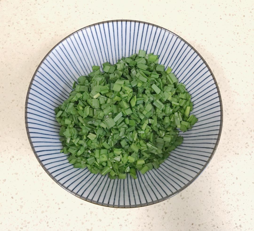 银鱼韭菜鸡蛋饼