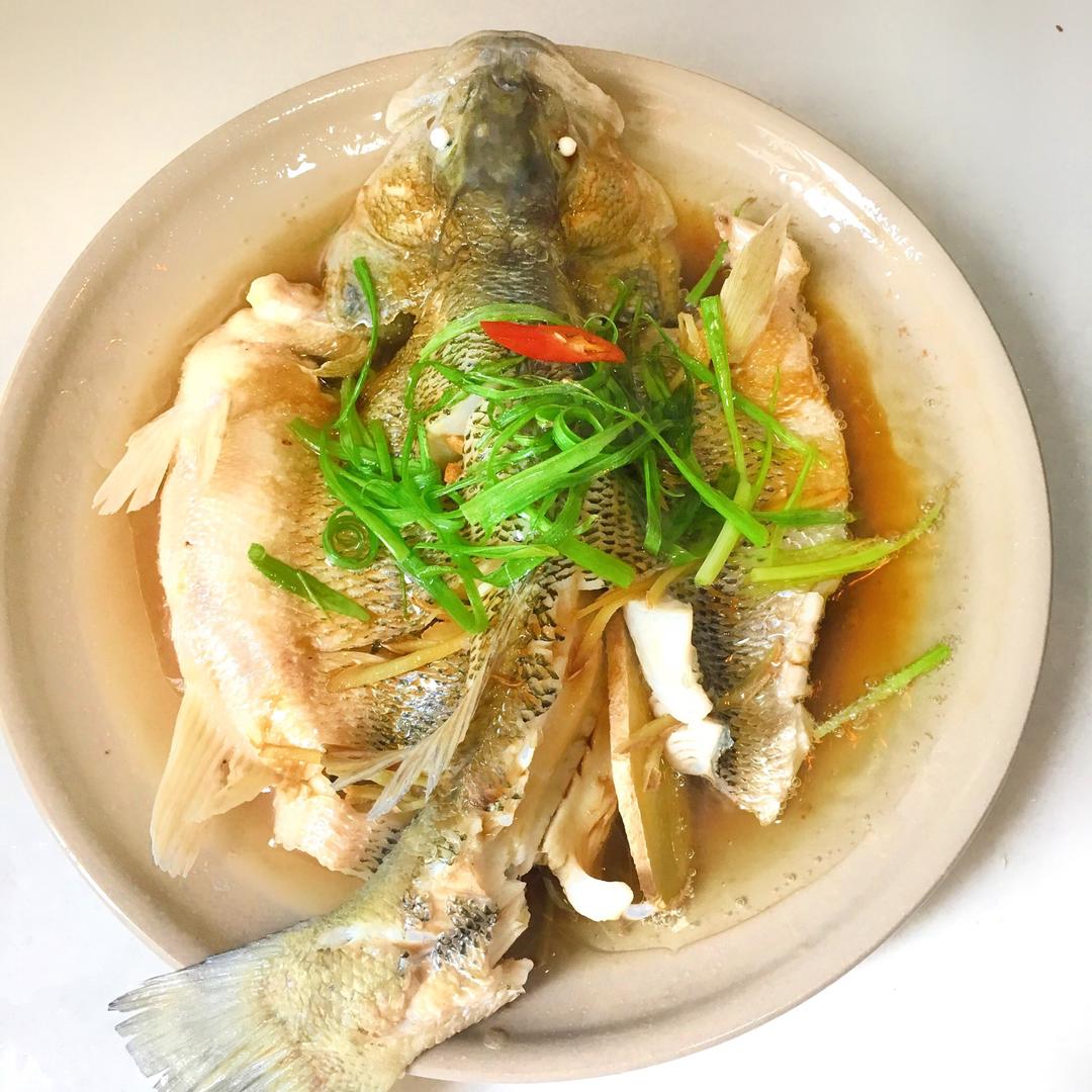 清蒸鲈鱼